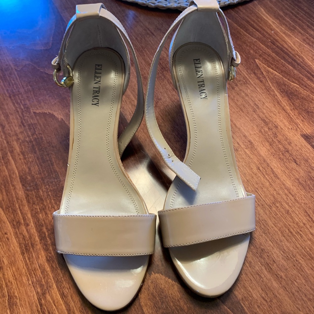 Ellen Tracy “Billy” Sandals